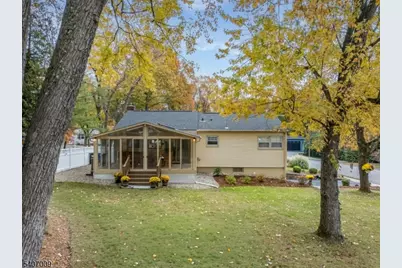 26 Pihlman Pl, Chatham, NJ 07928 - Photo 2