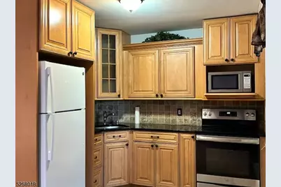 197 N Beverwyck Rd #3, Parsippany, NJ 07034 - Photo 8