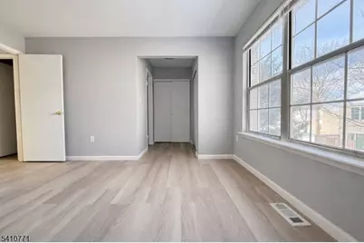 15 Nottingham Way, Franklin Township, NJ 08873 - Photo 18