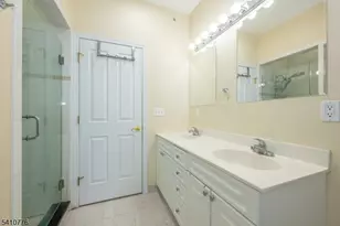 604 Avenue A, Bayonne, NJ 07002 - Photo 20