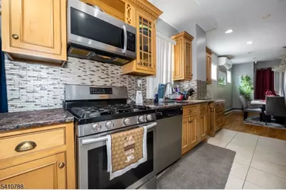 32 Newfield St, East Orange, NJ 07017 - Photo 10