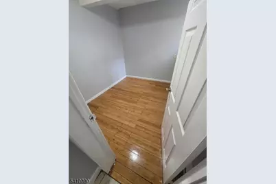 588 S 10th St, Newark, NJ 07103 - Photo 10