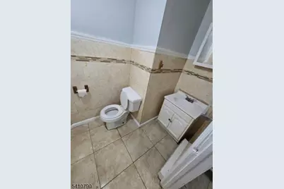 588 S 10th St, Newark, NJ 07103 - Photo 8