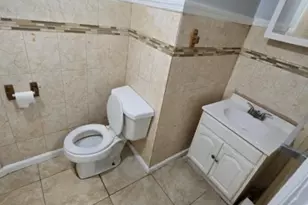 588 S 10th St, Newark, NJ 07103 - Photo 8