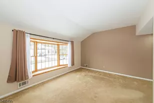 5 Beechwood Dr, Roxbury Township, NJ 07876 - Photo 2