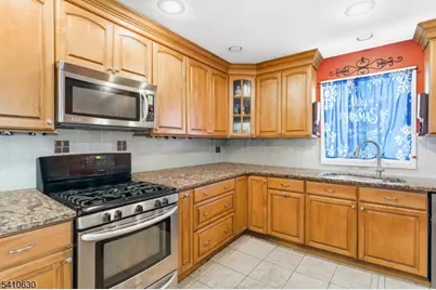 909 Seymour Ave, Linden, NJ 07036 - Photo 8