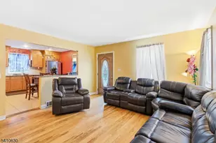 909 Seymour Ave, Linden, NJ 07036 - Photo 6