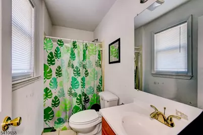 27 Newell Ave, New Brunswick, NJ 08901 - Photo 10