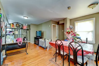 27 Newell Ave, New Brunswick, NJ 08901 - Photo 8