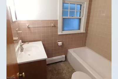 24 Hutchinson Ave, Hawthorne, NJ 07506 - Photo 14