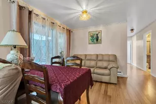 160 Cross Slope Ct, Manalapan Township, NJ 07726 - Photo 4