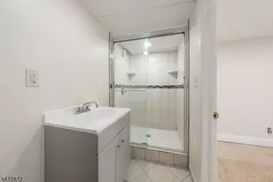 985 Arnet Ave, Union Township, NJ 07083 - Photo 14