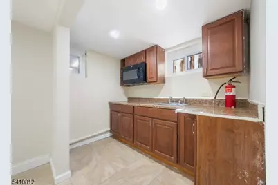 985 Arnet Ave, Union Township, NJ 07083 - Photo 16