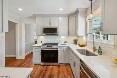 11 Overlook Ter, Maplewood, NJ 07040 - Photo 18