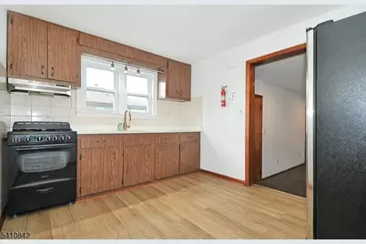 212 W Morris Ave, Linden, NJ 07036 - Photo 18