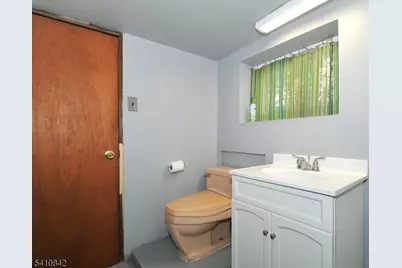 212 W Morris Ave, Linden, NJ 07036 - Photo 30
