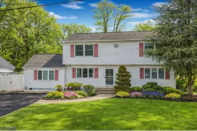 38 Longfellow Dr, Woodbridge Township, NJ 07067 - Photo 2