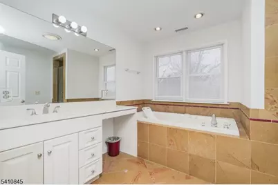 38 Longfellow Dr, Woodbridge Township, NJ 07067 - Photo 20