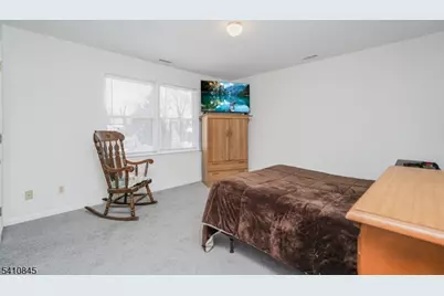 38 Longfellow Dr, Woodbridge Township, NJ 07067 - Photo 22