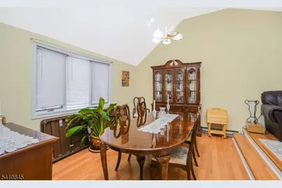 38 Longfellow Dr, Woodbridge Township, NJ 07067 - Photo 8