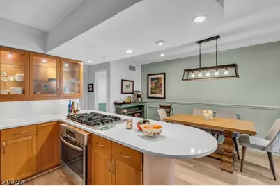 63 Cherrywood Dr, Franklin Township, NJ 08873 - Photo 8