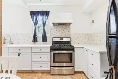 135 Dixon Ave, Paterson, NJ 07501 - Photo 14