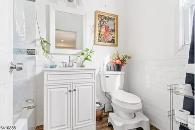 135 Dixon Ave, Paterson, NJ 07501 - Photo 16