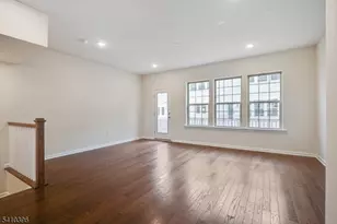 28 Gala Ct, Livingston, NJ 07039 - Photo 2