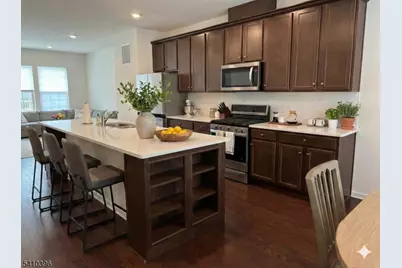 28 Gala Ct, Livingston, NJ 07039 - Photo 4