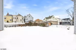 338 E 19th St, Paterson, NJ 07524 - Photo 30