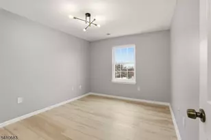 215 Hillside Ave, Newark, NJ 07108 - Photo 10