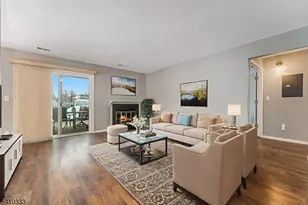 55 Sage Ct, Bedminster Township, NJ 07921 - Photo 4