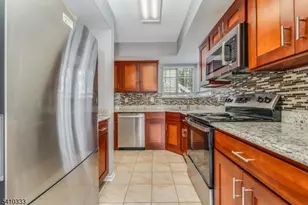 55 Sage Ct, Bedminster Township, NJ 07921 - Photo 12