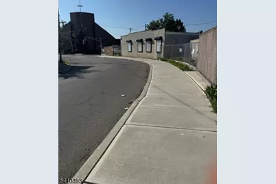 560-568 E 18th St, Paterson, NJ 07514 - Photo 4