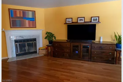 37 Boston Ct, Newark, NJ 07103 - Photo 18