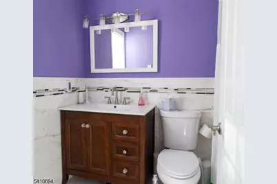 37 Boston Ct, Newark, NJ 07103 - Photo 32