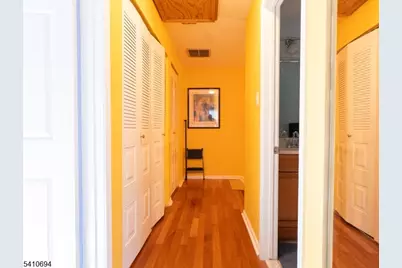 37 Boston Ct, Newark, NJ 07103 - Photo 20