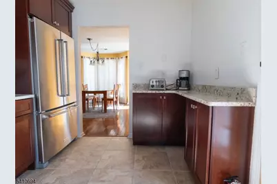 37 Boston Ct, Newark, NJ 07103 - Photo 12