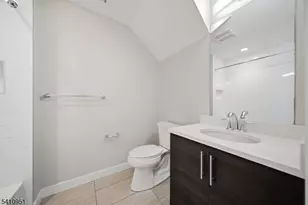 764 Newbridge Rd, Teaneck Township, NJ 07666 - Photo 22