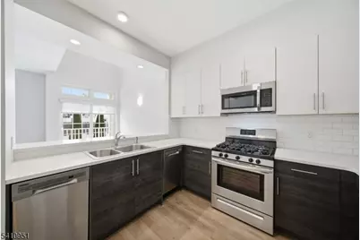 764 Newbridge Rd, Teaneck Township, NJ 07666 - Photo 4