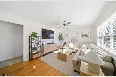 66 Lincoln Blvd, Clark Township, NJ 07066 - Photo 4