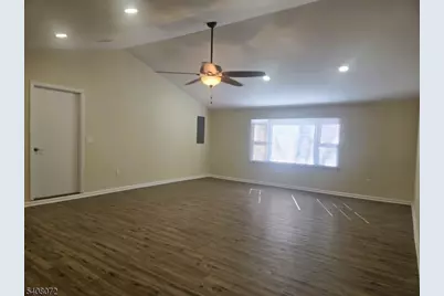 199 Berger St, Franklin Township, NJ 08873 - Photo 6