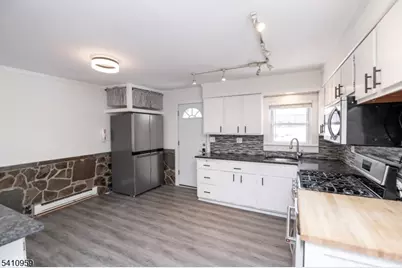 105 Dupont Ave, Hopatcong, NJ 07843 - Photo 4