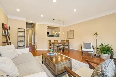 122 Hempstead Ct, Madison, NJ 07940 - Photo 2