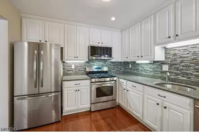 122 Hempstead Ct, Madison, NJ 07940 - Photo 8