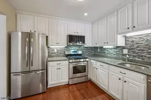 122 Hempstead Ct, Madison, NJ 07940 - Photo 8