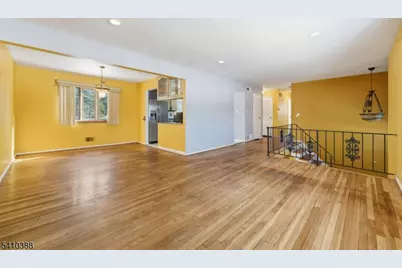 9 Atlantic Rd, Franklin Township, NJ 08873 - Photo 4