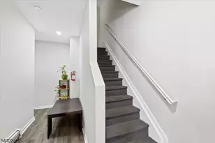 164 Parker St, Newark, NJ 07104 - Photo 6