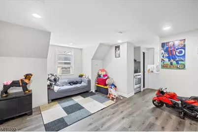 164 Parker St, Newark, NJ 07104 - Photo 16