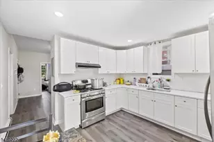 164 Parker St, Newark, NJ 07104 - Photo 8